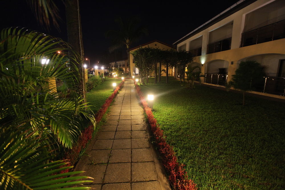 Hotel Palm Beach ポワントノワール エクステリア 写真